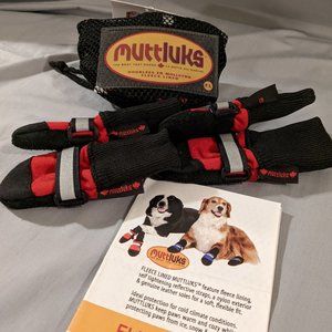 Muttluks fleece-lined dog boots